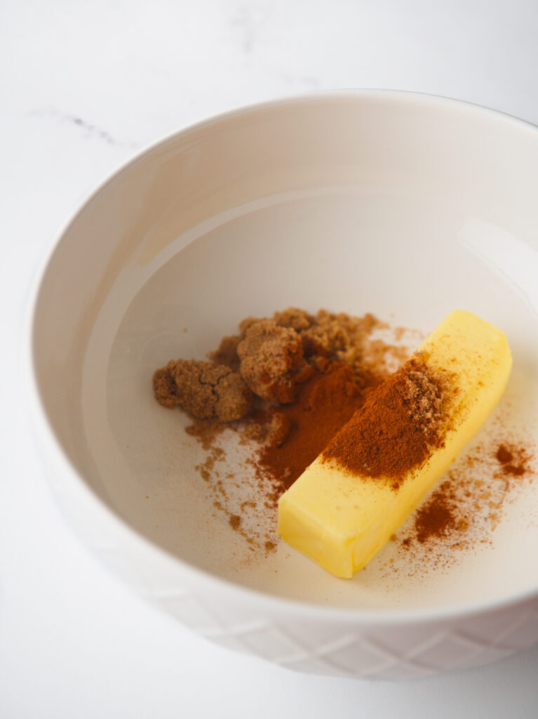 Butter, sugar and cinnamon in medium mixing bowl.